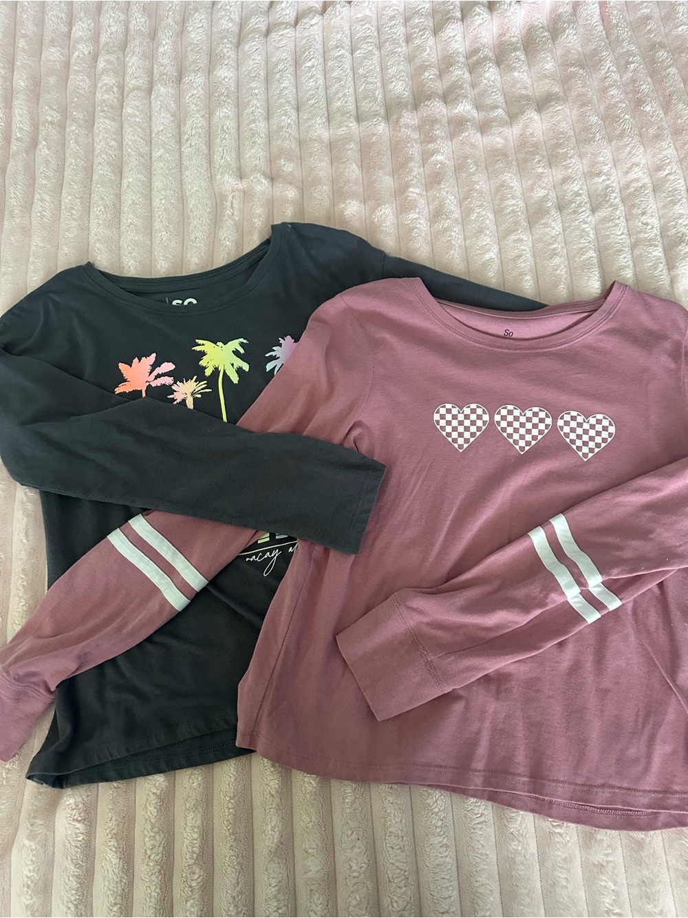 SO Girls' Long-Sleeve Heart Graphic Tee - Mauve with Black Palm Tee Bundle